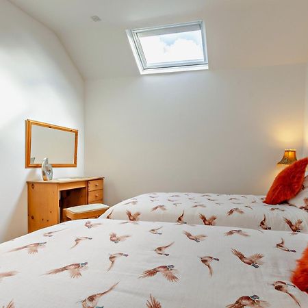 2 Bed In Filey 79280 Villa Wold Newton  Bagian luar foto