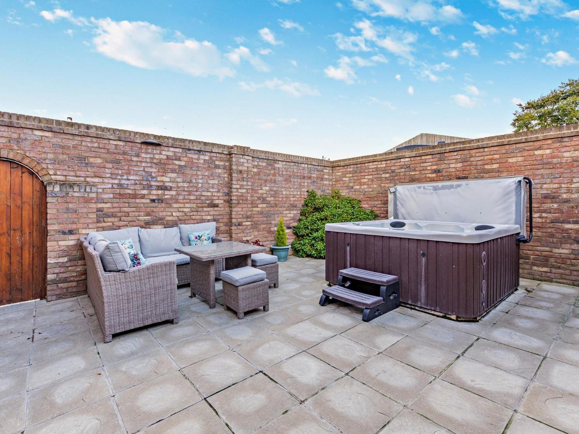 2 Bed In Filey 79280 Villa Wold Newton  Bagian luar foto